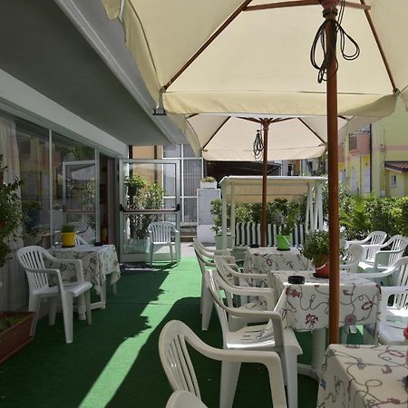 Hotel Goya Marebello Екстер'єр фото